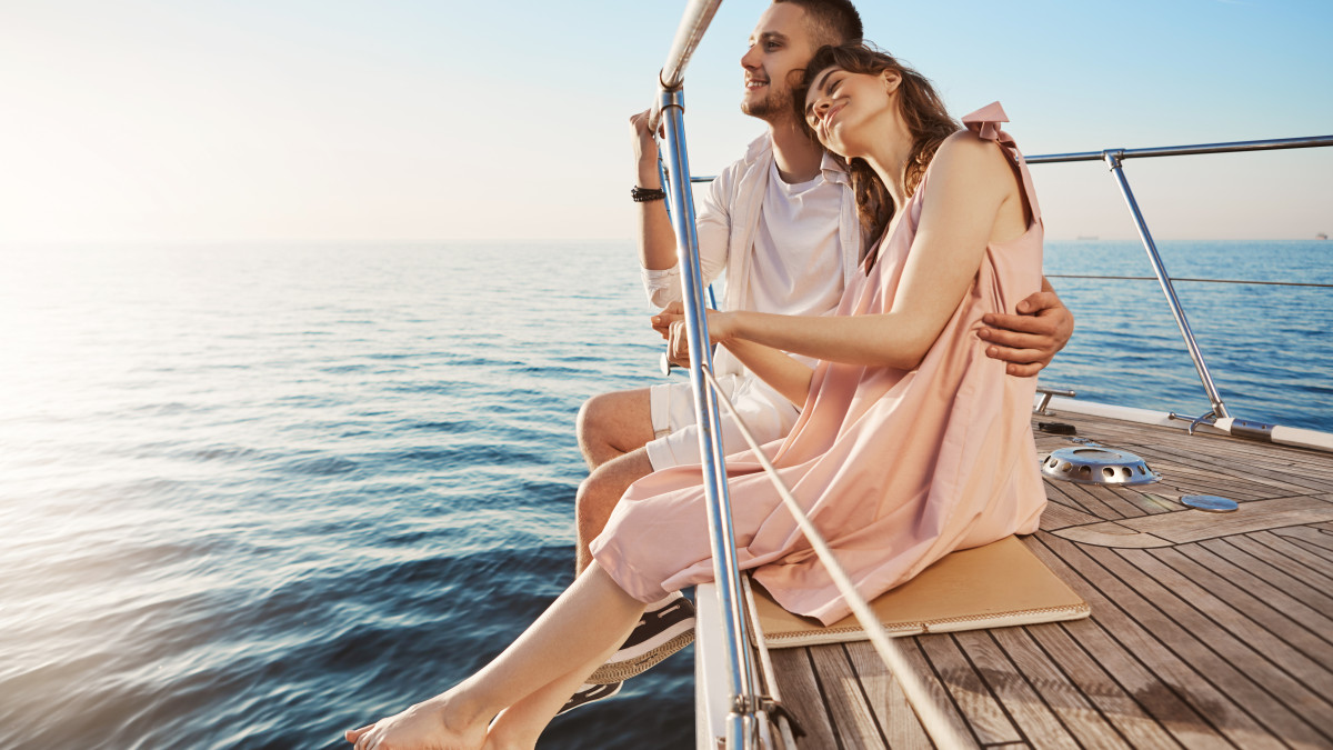 faire du bateau en amoureux pendant les vacances
